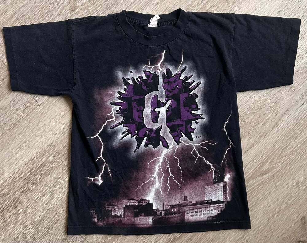 Vintage 90s Goosebumps Parachute Press Lightning City Graphic T-Shirt